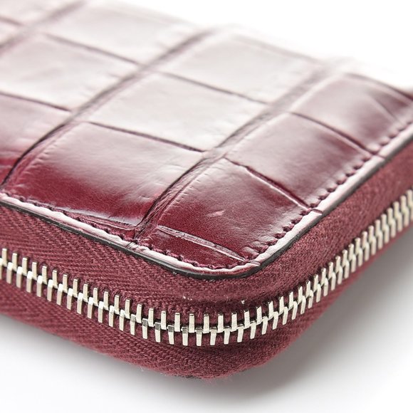 Gucci Crocodile Zip Around Card Case in Cherry Red - Picture 5 of 9